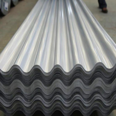 A espessura ondulada de alumínio personalizada do teto 2mm do metal perfurou não