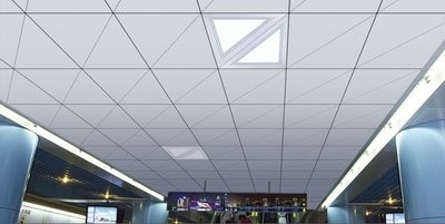 Clipe triangular de metal de liga de alumínio no teto para sala de conferência