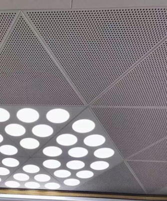 Clipe triangular de metal de liga de alumínio no teto para sala de conferência