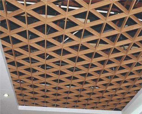 Telhados de telhados metálicos de células abertas triangulares