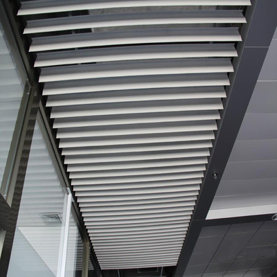 Fazer isolamento sonoro um revestimento do pó do teto 21x3000mm do metal do alumínio da tela