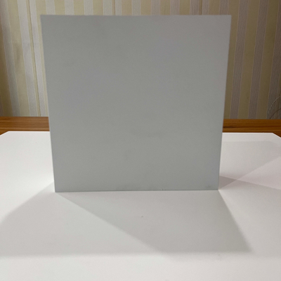 Teto à prova de som 300x100x1000mm do defletor da caixa branca de Alumimum