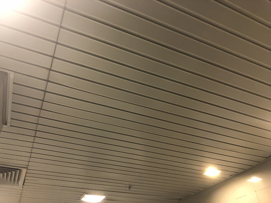 Teto de alumínio do metal da tira customizável de G da cor para a estação de metro